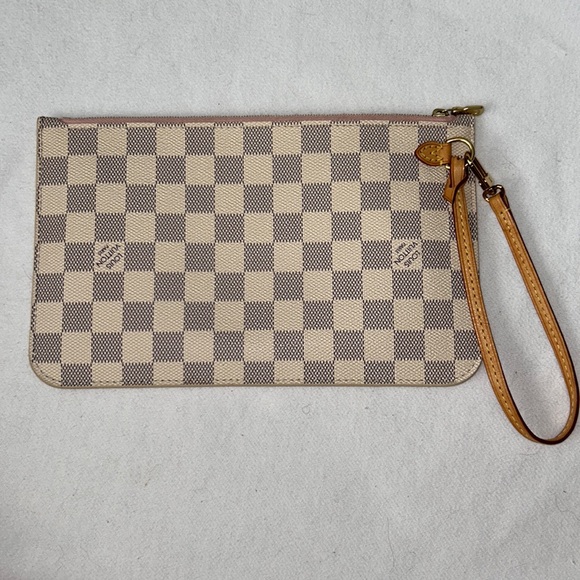 Louis Vuitton Neverfull Wristlet - Picture 1 of 7